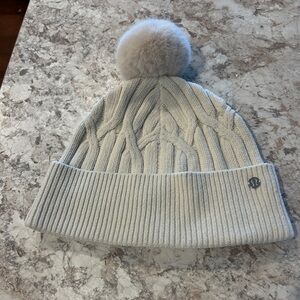 Lululemon Cable-Knit Pom-Pom Beanie Hat in Bone Womens One Size - NWT